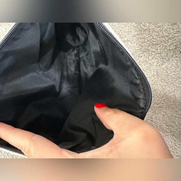 Stitch makeup bag - Picture 2 of 2